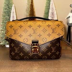 Louis Vuitton Pochette Metis Reverse New never carried